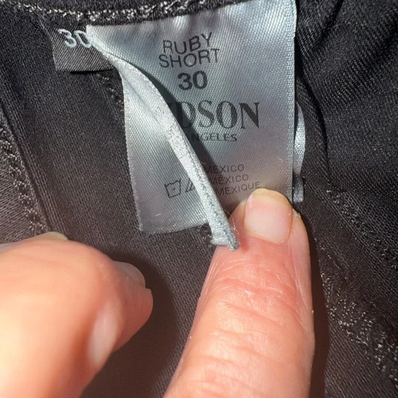 GREAT DEAL! NWT Darling Hudson Ruby Mid Thigh Cuffed Denim Shorts, Black, Sz 30! - Picture 8 of 8